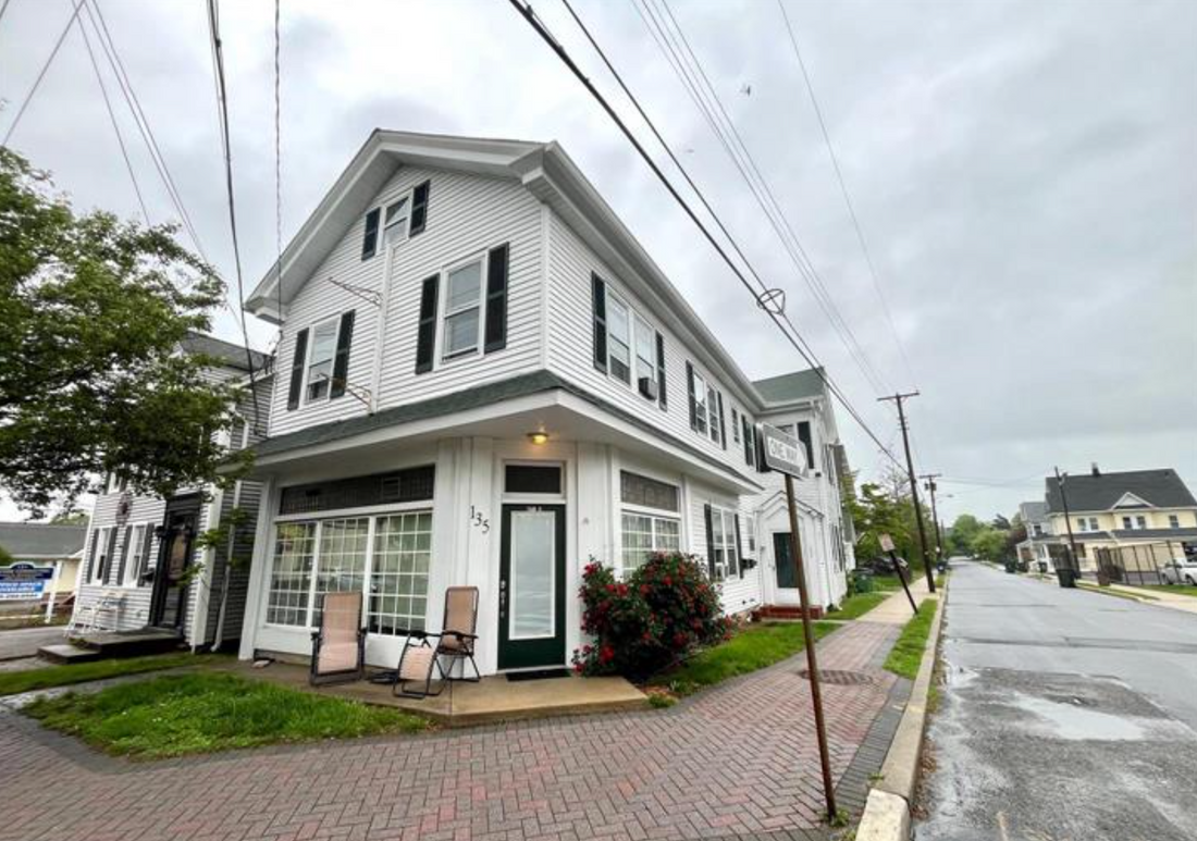 135 E Main Street, Tuckerton, NJ  08087
