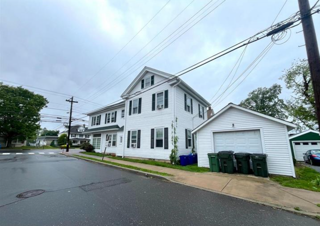135 E Main Street, Tuckerton, NJ  08087